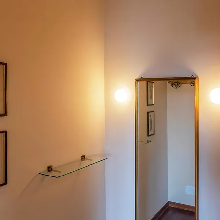 Residenza La Rocca - Maggiore Apartment
