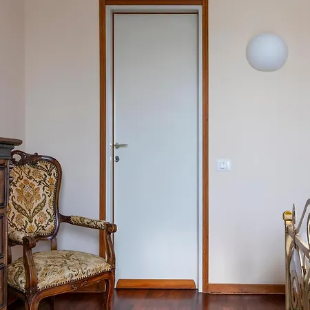 Residenza La Rocca - Maggiore Apartment *