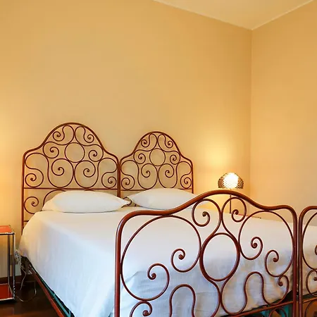 Residenza La Rocca - Maggiore Apartment